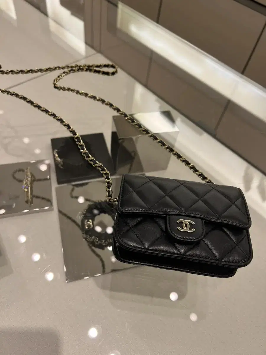 샤넬 CHANEL  체인 클러치 블랙 미사용 새상품